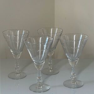 Vintage stemmed glasses in excellent condition. Four glasses.